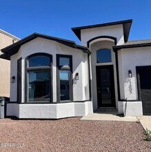 Building Photo - 12605 Azulejos St