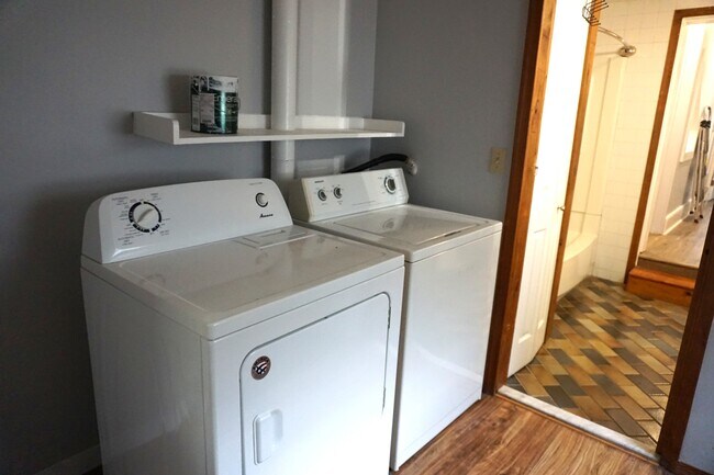 Foto del edificio - 8 N Delaware Dr