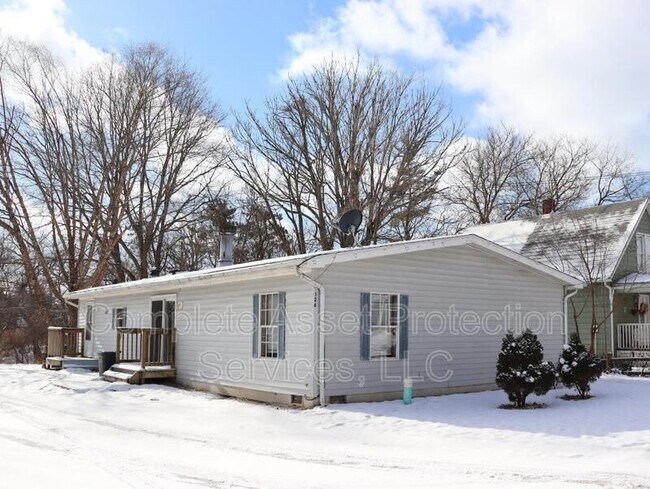 Building Photo - 126 Stanton St