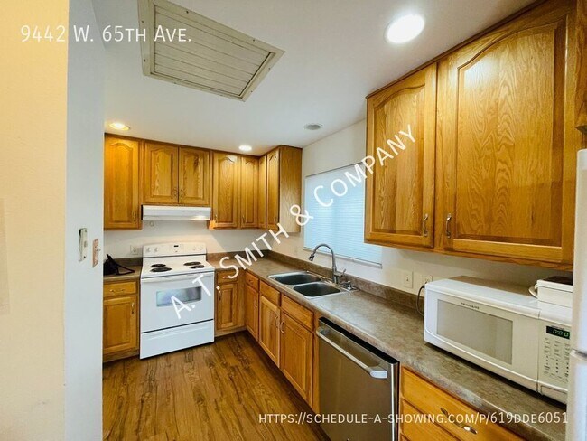 Building Photo - Three Bedroom Duplex Located In Arvada-Ava...