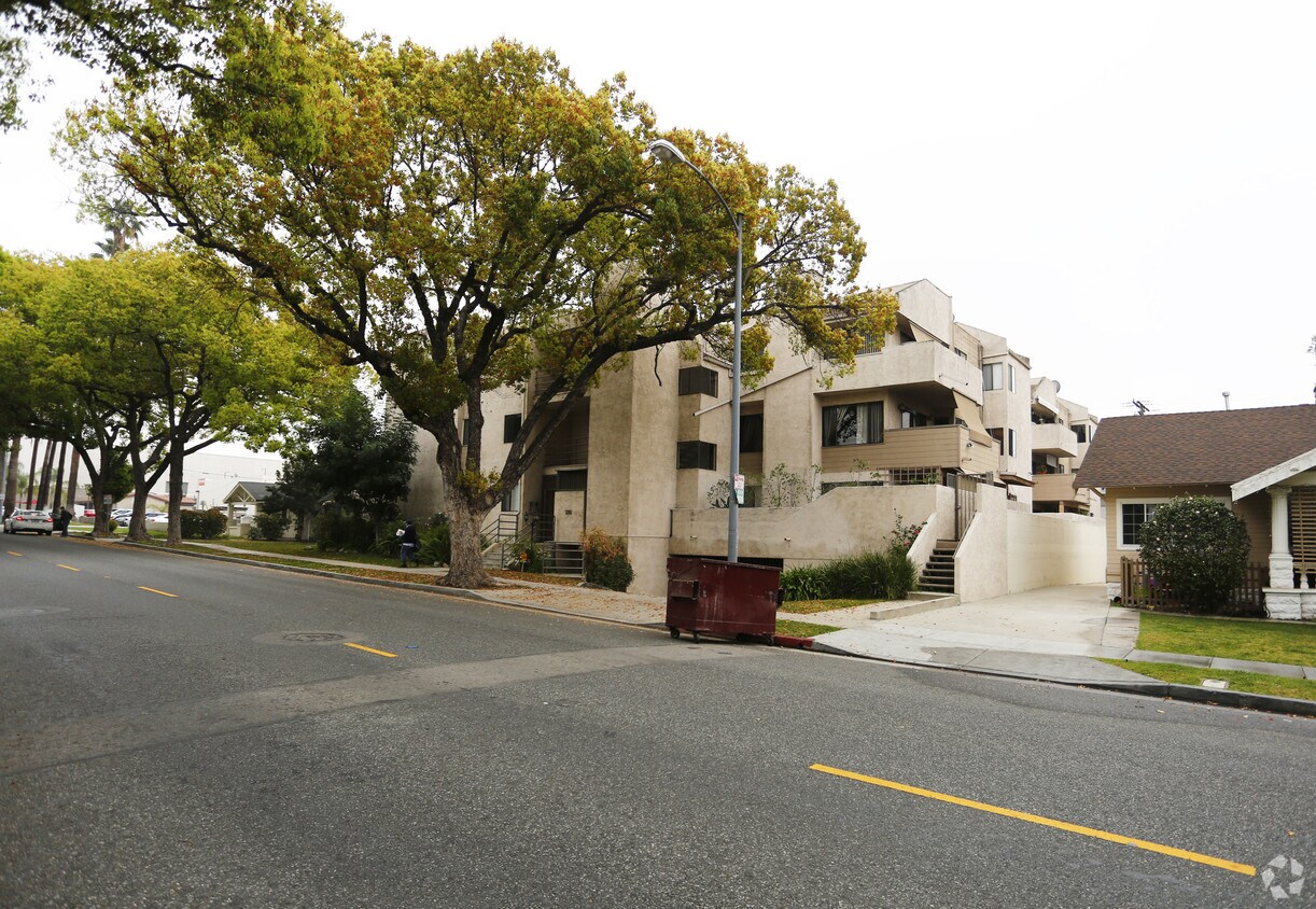 Primary Photo - 336 W California Ave