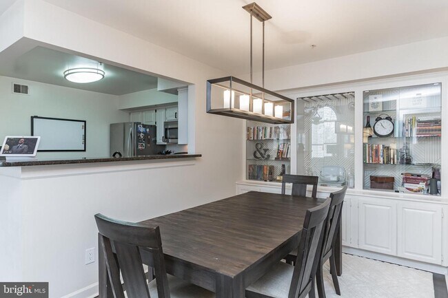 Foto del edificio - 12237 Fairfield House Dr