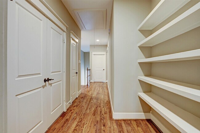 Foto del edificio - 5217 Darling St