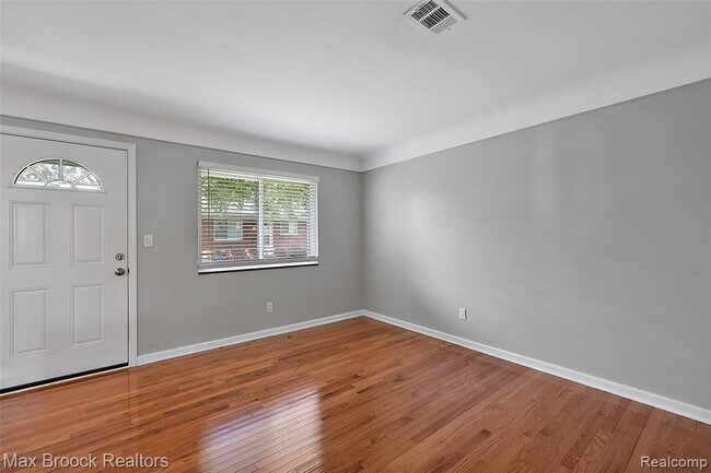 Foto del edificio - 3905 Devon Rd