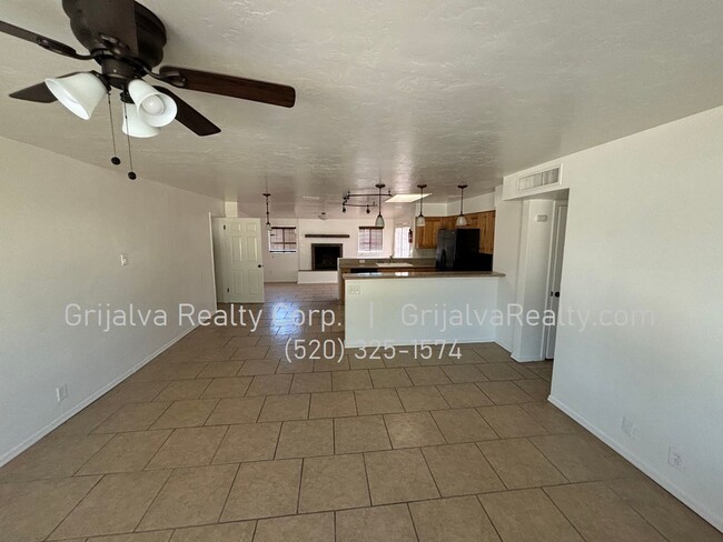 Foto del edificio - Beautifully Remodeled 4 Bedroom 2 Bath Hou...