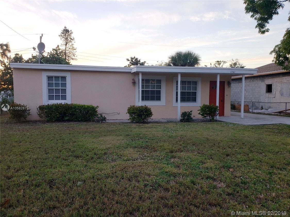 Primary Photo - 1741 NW 24th Terrace