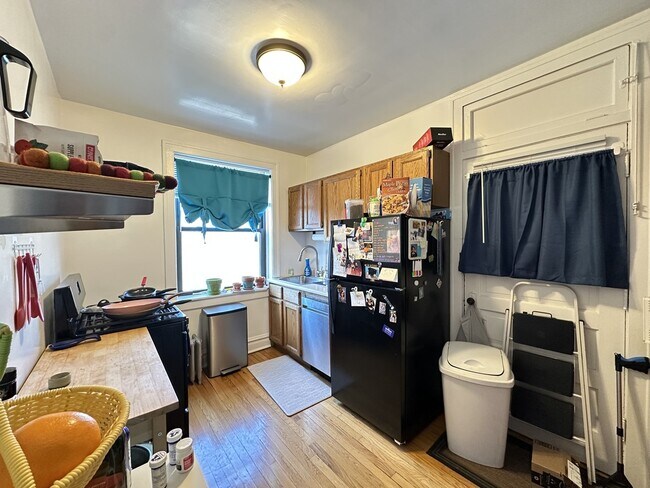 Foto del edificio - 1911 W Larchmont Ave