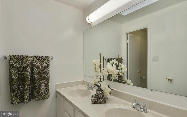Foto del edificio - 2075 Whisperwood Glen Ln