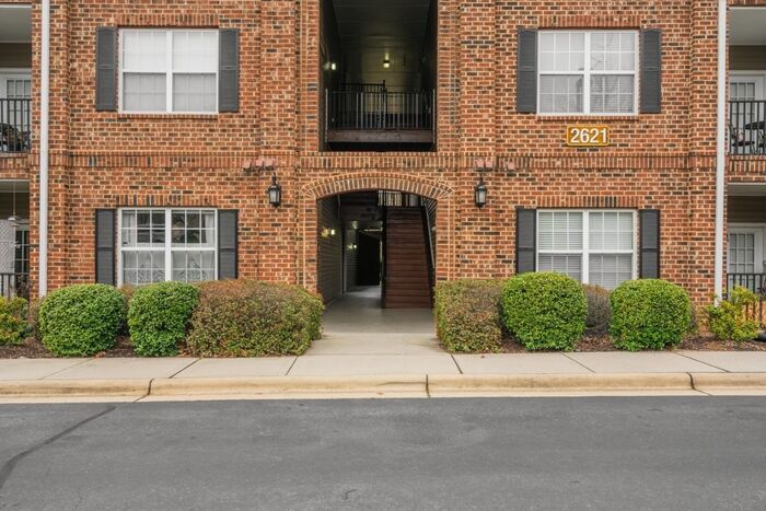 Foto principal - 2621 Oldgate Dr