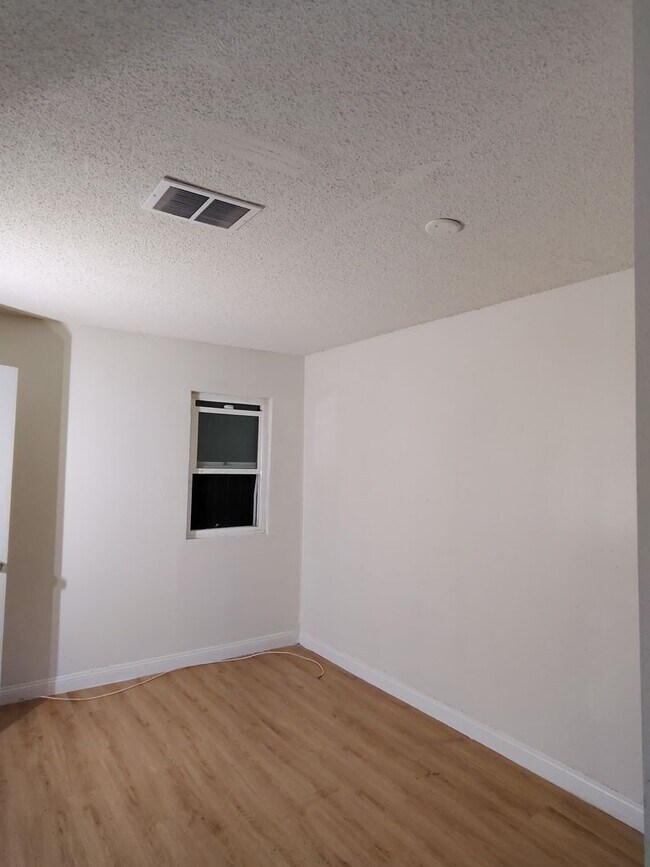 Foto del edificio - Cedar Ave