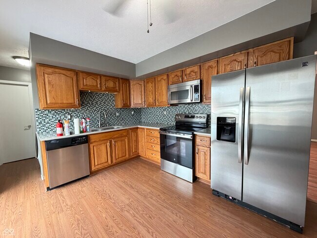 Foto del edificio - 911 Sunset Dr