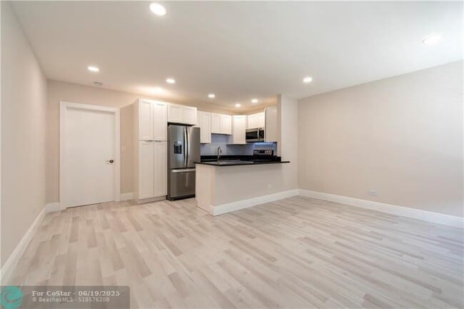 Foto del edificio - 628 NE 8th Ave