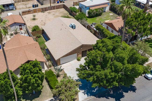 Foto del edificio - 730 Pine Ave