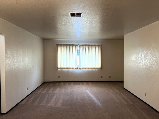 Building Photo - 2255 Arbutus St