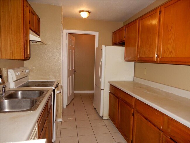 Building Photo - 10767 Braes Bend Dr