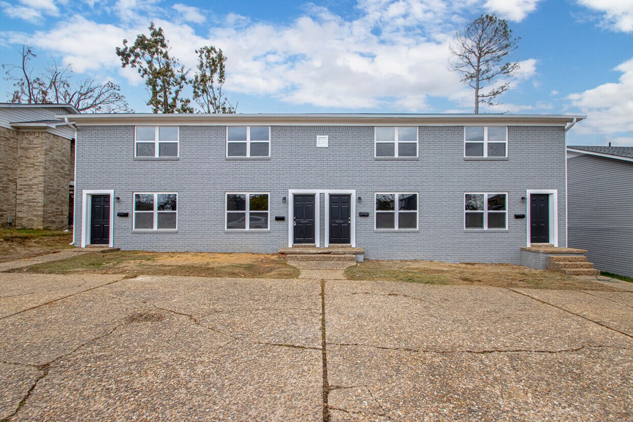 Foto principal - 1820 Sanford Dr