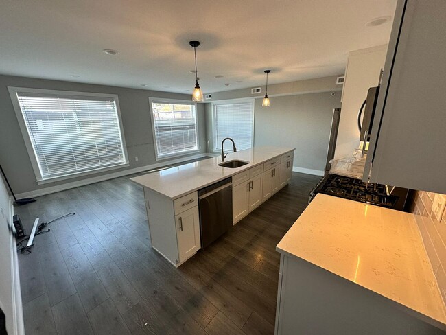 Foto del edificio - NEW CONSTRUCTION | 2 BED/ 2 BATH UNIT!