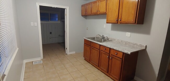 Foto del edificio - 5817 N 32nd St