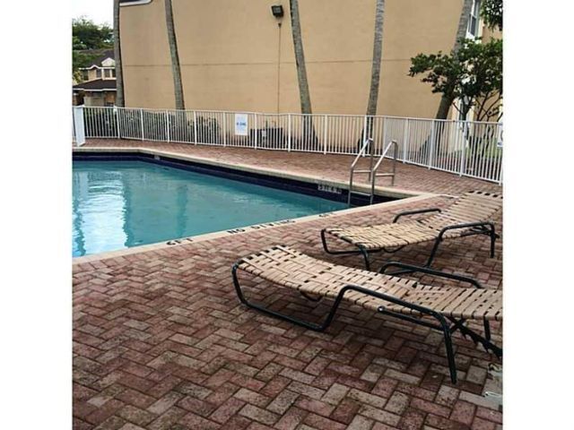 Foto del edificio - 8104 SW 21st Ct
