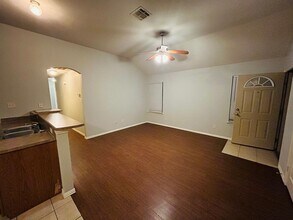 Building Photo - 1912-2000 Prosperity Trail