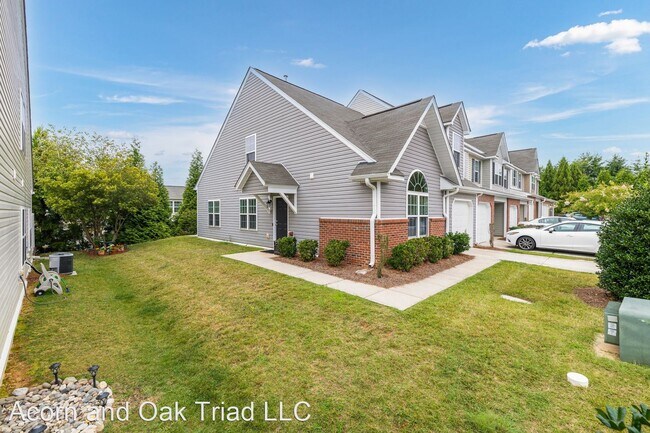 Foto del edificio - 3 br, 2.5 bath House - 338 Robyns Glen Circle