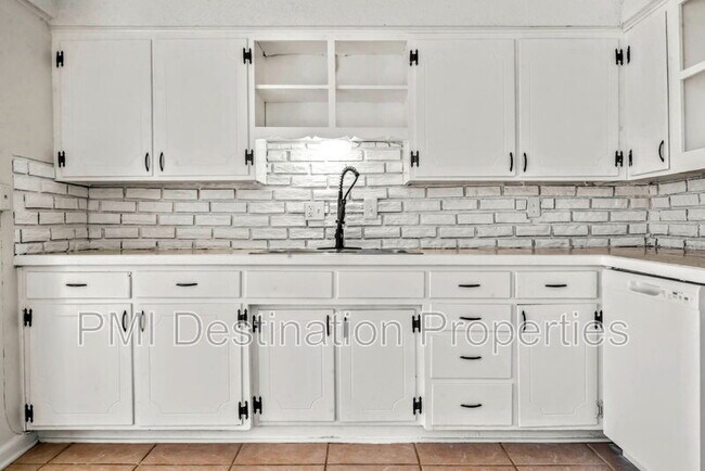 Foto del edificio - 3542 N 60 St