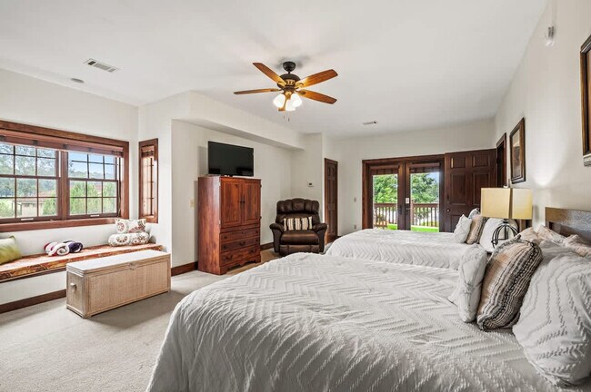 Foto del edificio - 473 Cuscowilla Dr