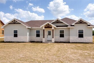Building Photo - 8 Flores Service Rd