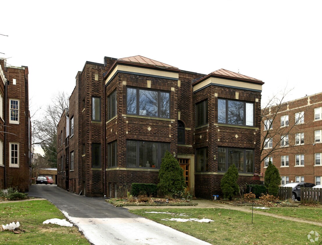 Primary Photo - 2456 Overlook Rd