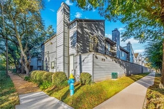 Building Photo - 2100 Commonwealth St