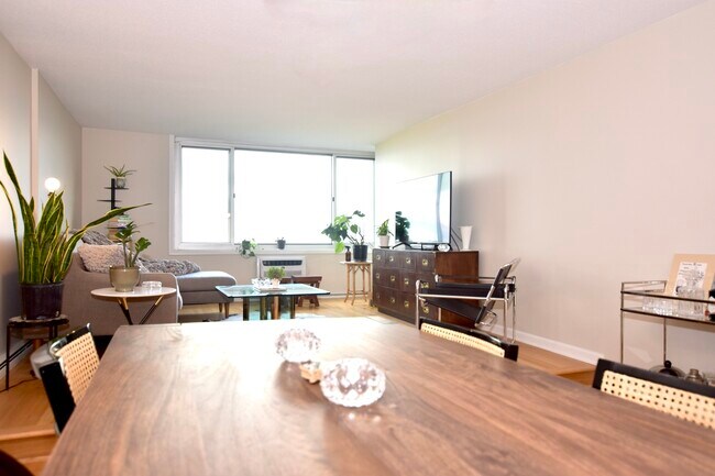 Foto del edificio - 2144 N Lincoln Park W