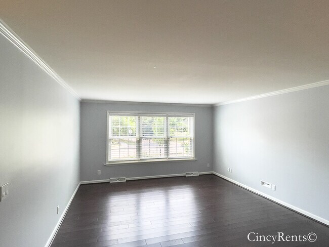 Building Photo - 3698 Ashworth Dr