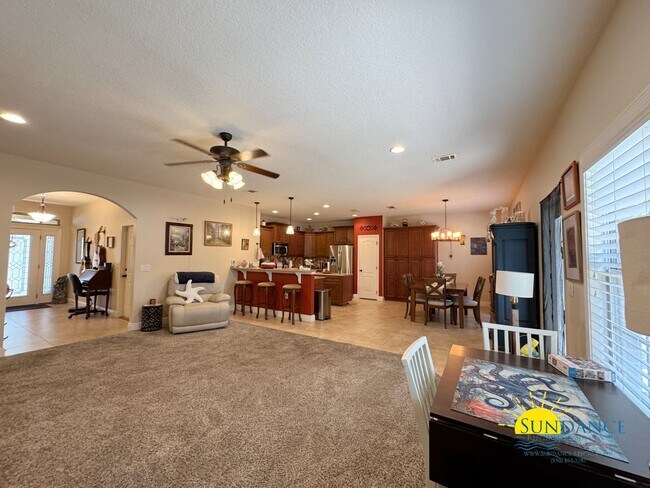 Building Photo - Beautiful 4-Bedroom Home in the Heart of F...