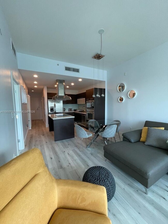 Foto del edificio - 7928 East Dr