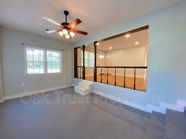 Building Photo - 1305 Ocean View Rd