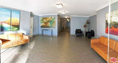 Building Photo - 468 S Roxbury Dr