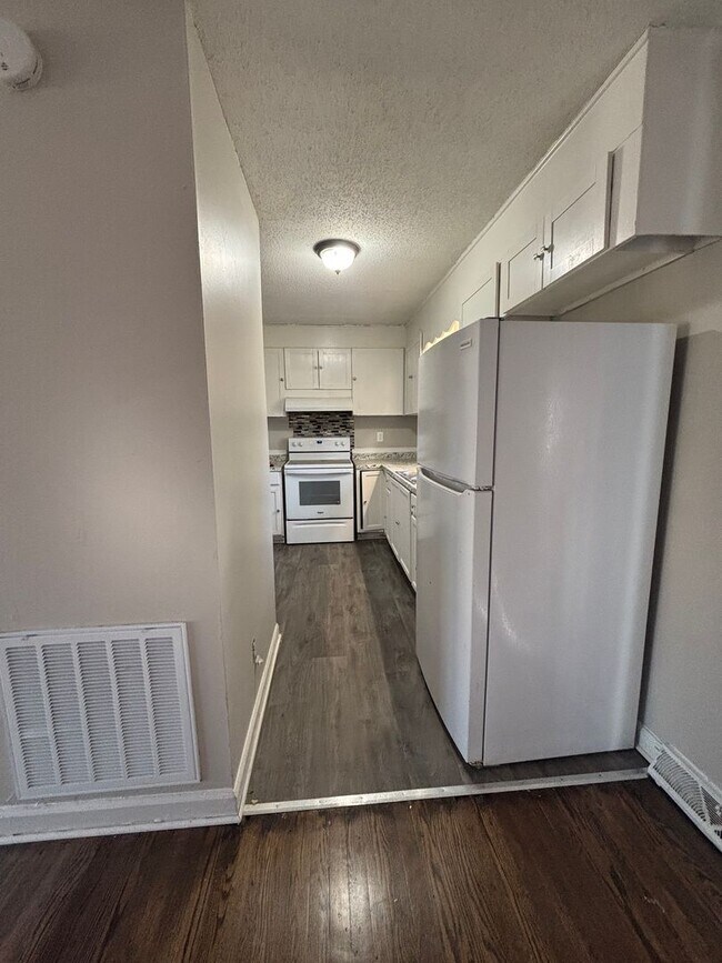 Building Photo - Hidden Valley 3 bedroom