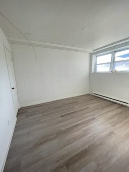 Photo du bâtiment - 2090 Wellington