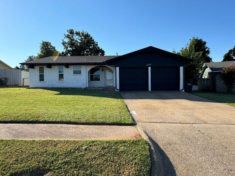 Primary Photo - 3524 Hillside Dr
