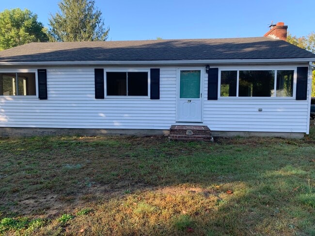 Short term lease, turn key ready!! Minutes to highway, shopping. - 79 Pleasant St
