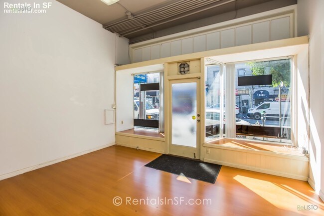 Building Photo - Office/Commercial space in Russian Hill!