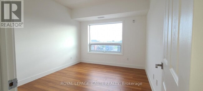 Building Photo - 1 Wellington St