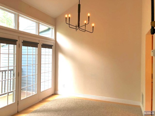 Building Photo - 193 Surrey Ct