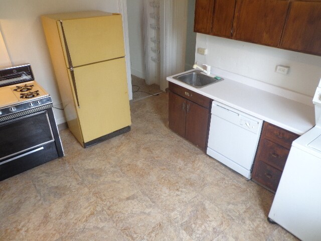 Kitchen - 80 McMillen Ave
