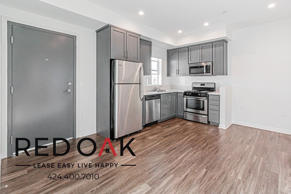 Foto principal - 20200 Sherman Way