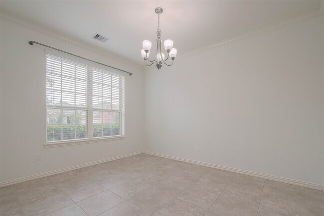 Foto del edificio - 2261 Oak Cir Dr N