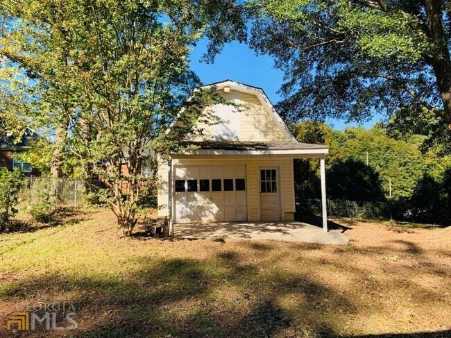 Building Photo - 108 N Chilton Crescent