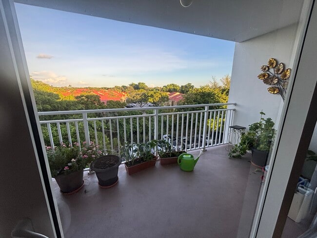 Foto del edificio - 6940 NW 186th St