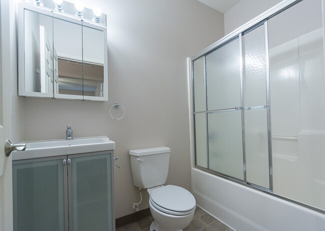 Interior Photo - Tenth & College Apartments
