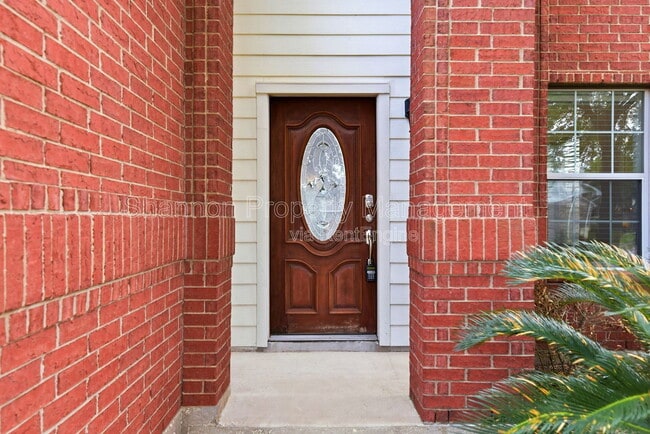 Foto del edificio - 5342 Gibralter Pl